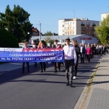 105-lecie I Liceum Ogólnokształcącego w Szamotułach - wspólny marsz do budynku szkoły