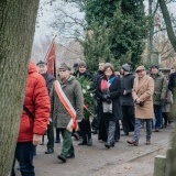 Starosta Szamotulski Beata Hanyżak, Radny Tomasz Runowski oraz Burmistrz MiG Szamotuły Piotr Michalak podczas przemarszu na grób Konstantego Scholla