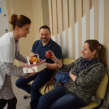 Wolontariusze z Otorowa odwiedzili małych pacjentów Oddziału Dziecięcego