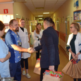 Mikołajkowa wizyta na Oddziale Dziecięcym