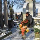 Starosta Szamotulski składa wiązankę na grobie ś. p. Janiny Foltyn