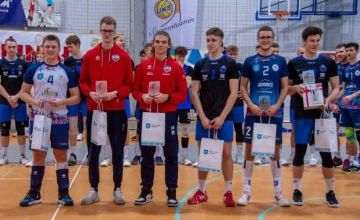 uczestnicy Finału Mistrzostw Wielkopolski w piłce siatkowej juniorów i juniorek  (1)