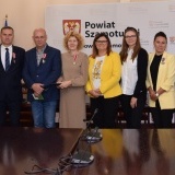 Wręczono honorowe odznaczenia pracownikom Starostwa Powiatowego w Szamotułach (3)