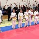 Młodzi karatecy z nagrodami