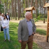 Wicestarosta Szamotulski Przemysław Nowak podczas otwarcia Leśnej Polany Edukacyjnej